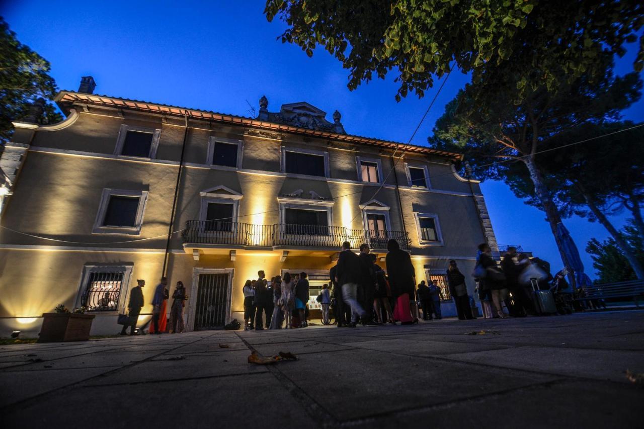 Isola Polvese Hotel 3*